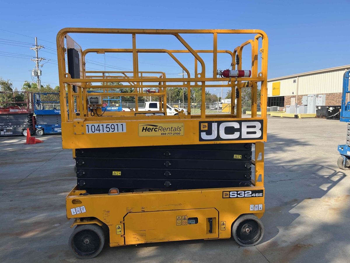 2023 JCB S3246E
