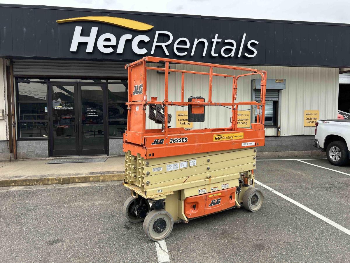 2017 JLG 2632ES-1
