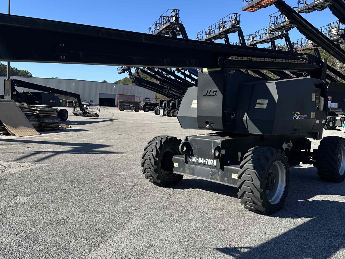 2015 JLG 800A