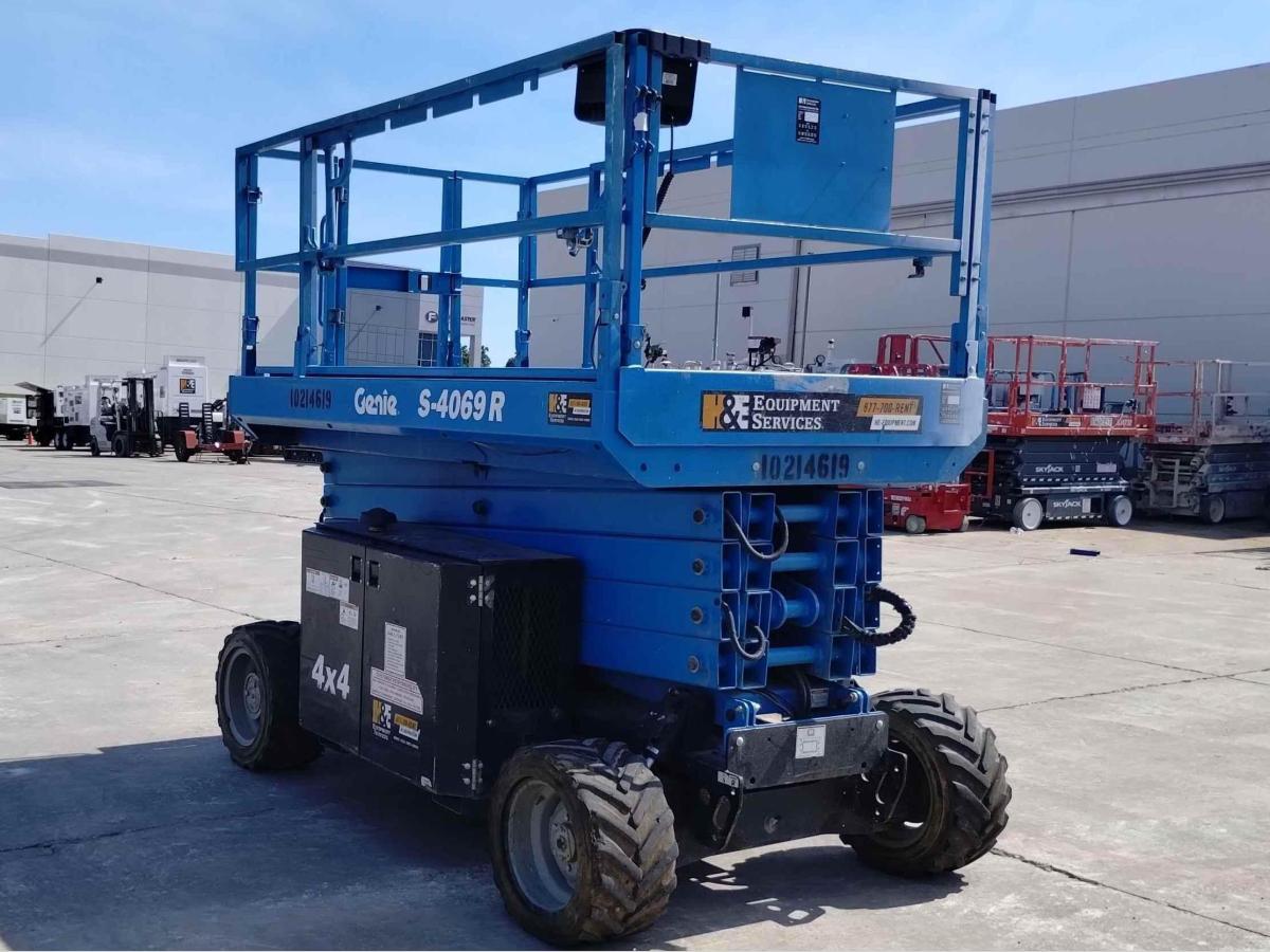 2017 Genie GS-4069 RT-2