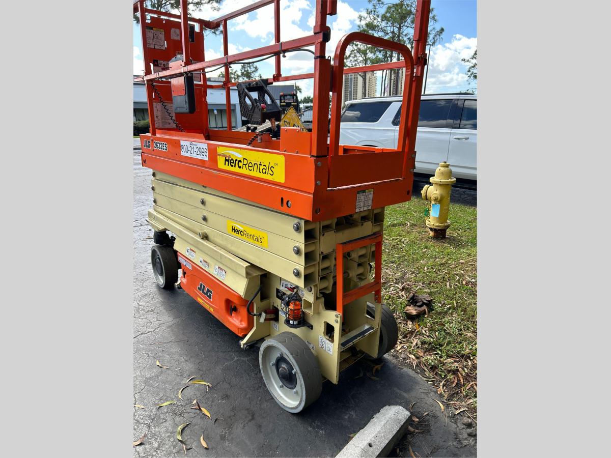 2018 JLG 2632ES