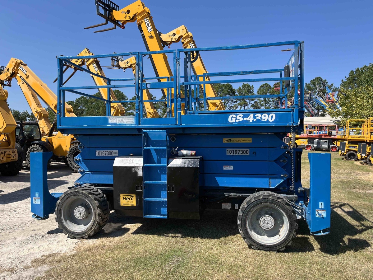 2016 Genie GS-4390 RT-2