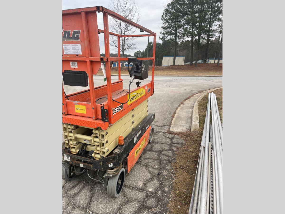 2018 JLG 1932R