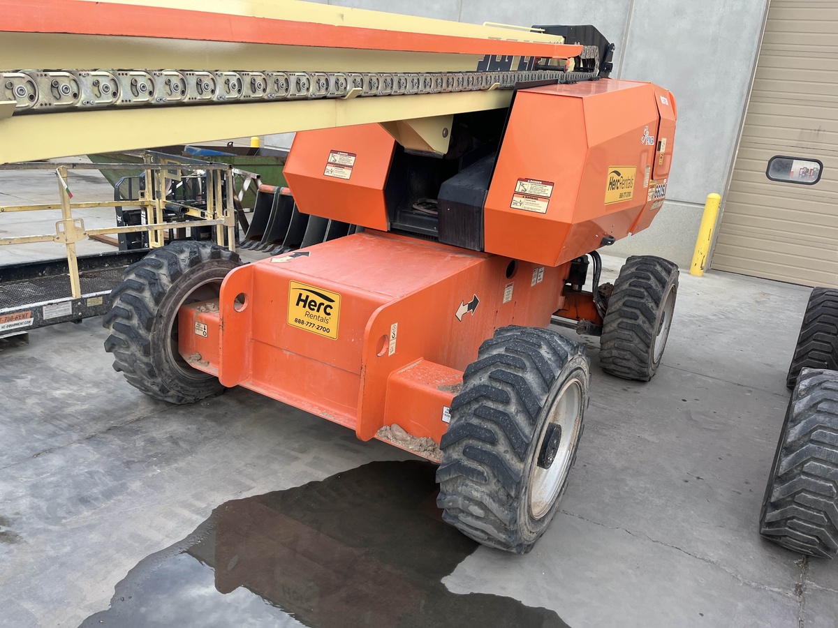 2017 JLG 660SJ-2