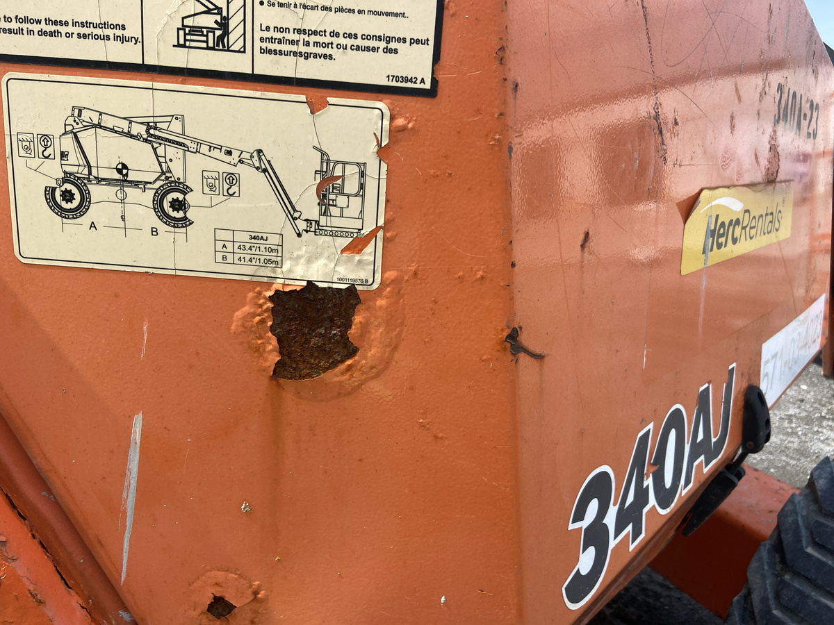 2017 JLG 340AJ-11