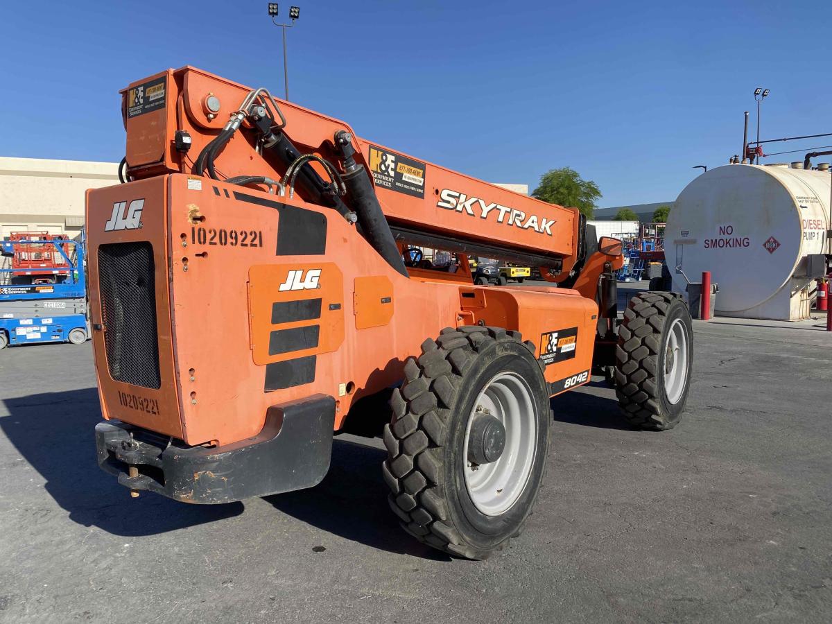 2017 SkyTrak 8042