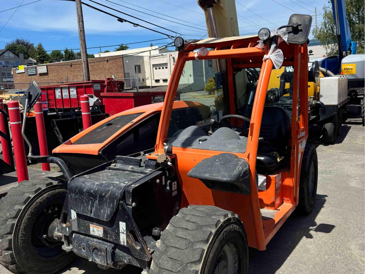 2017 JLG G5-18A-6
