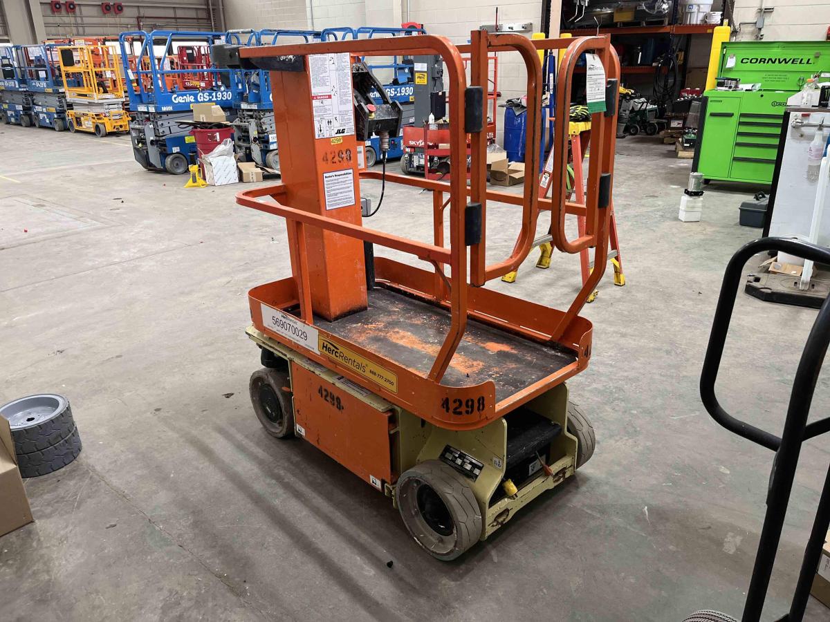 2014 JLG 1230ES