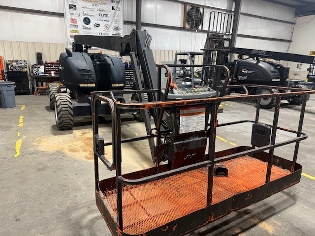 2018 JLG 600AJ-2