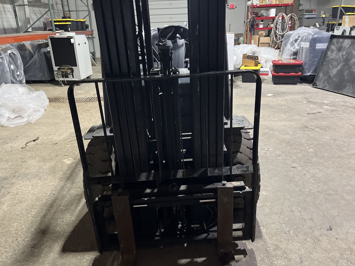 2017 Toyota 8FGU30-9