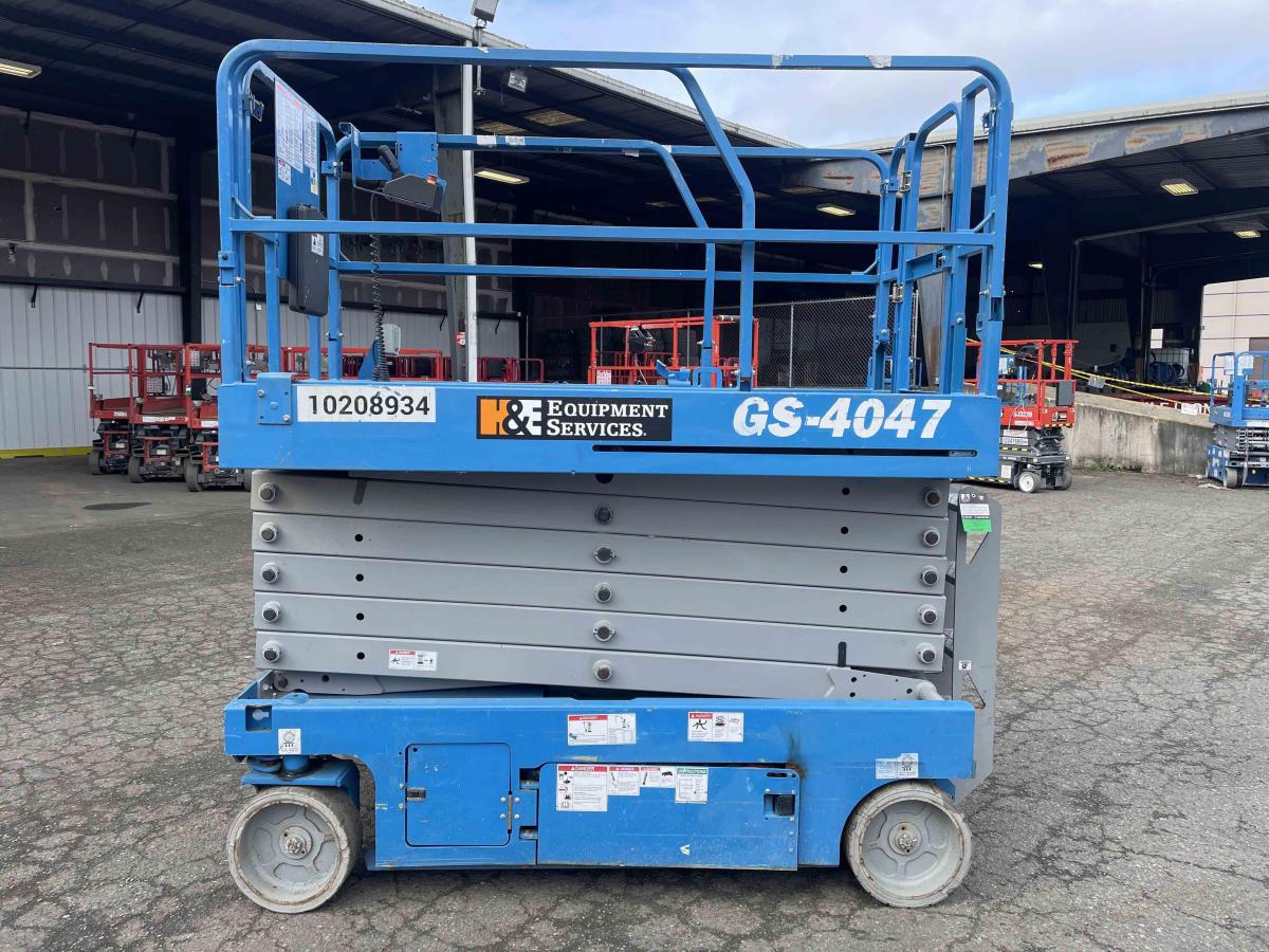 2017 Genie GS-4047