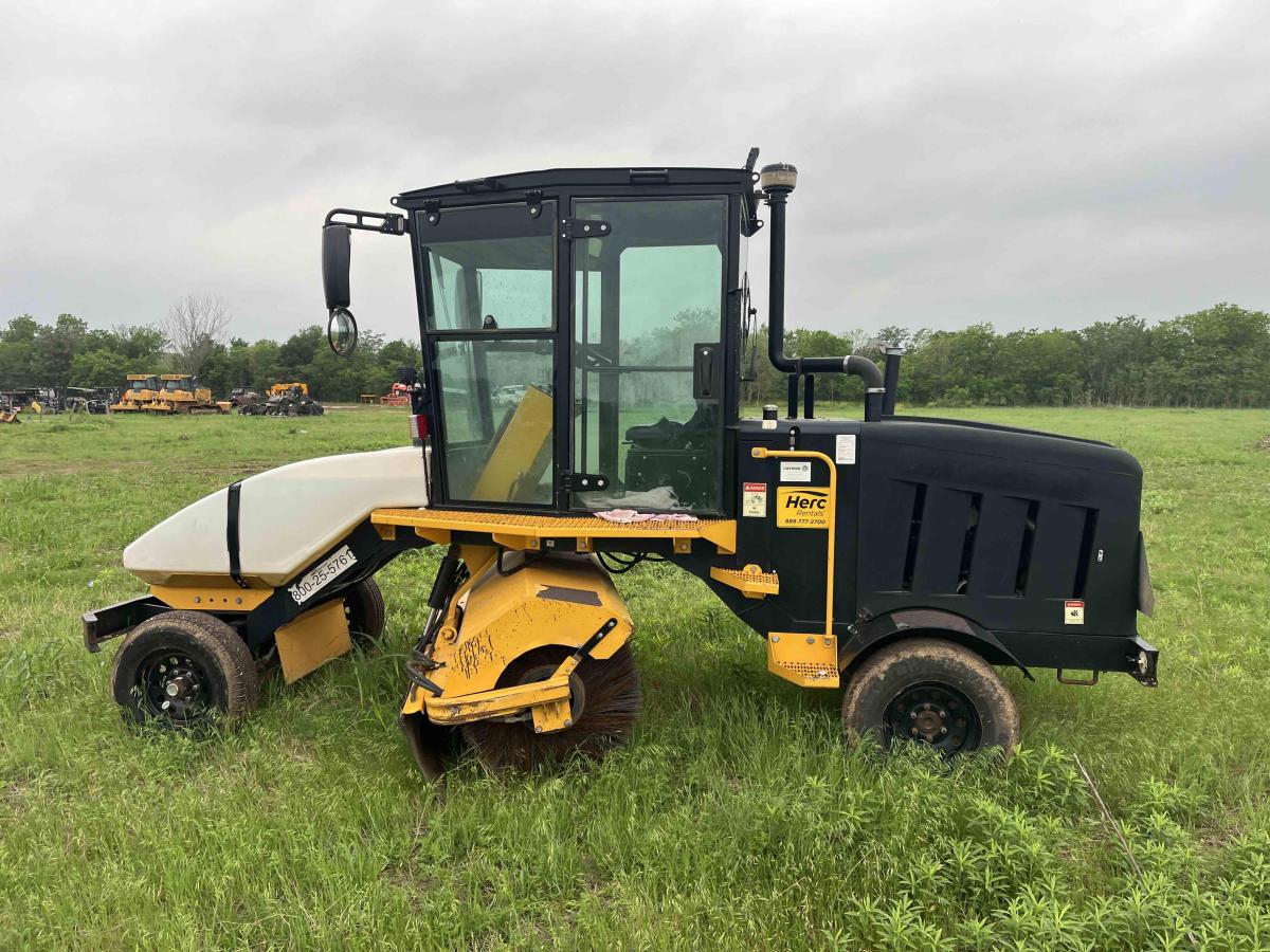 2019 LayMor SweepMaster 450-ST