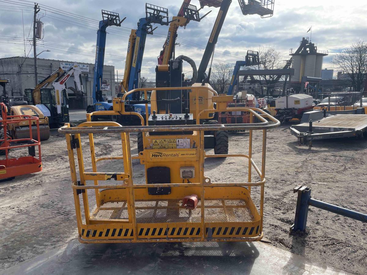 2023 JCB AJ48D
