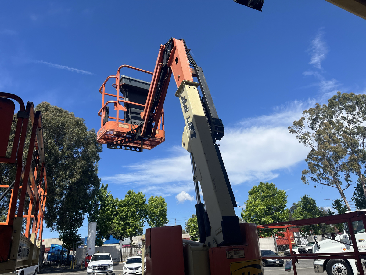 2015 JLG E300AJP-5