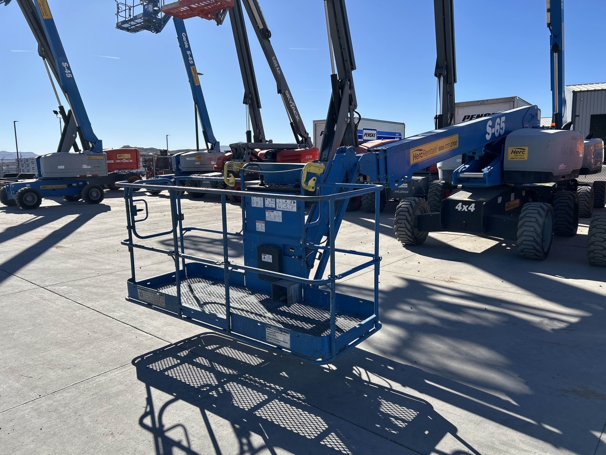 2018 Genie S-65