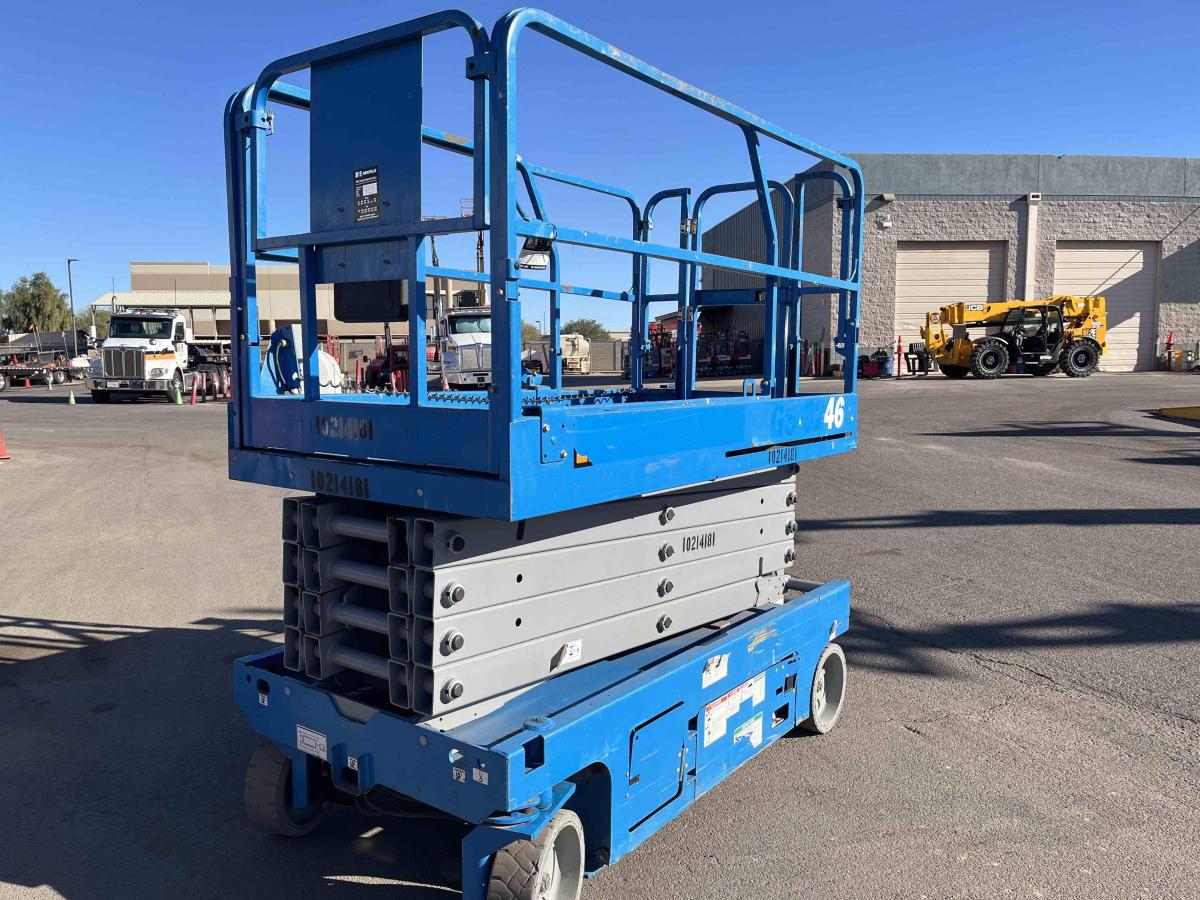 2017 Genie GS-3246