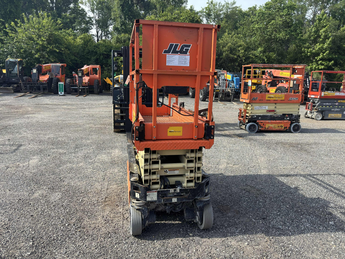 2019 JLG 1932R-4