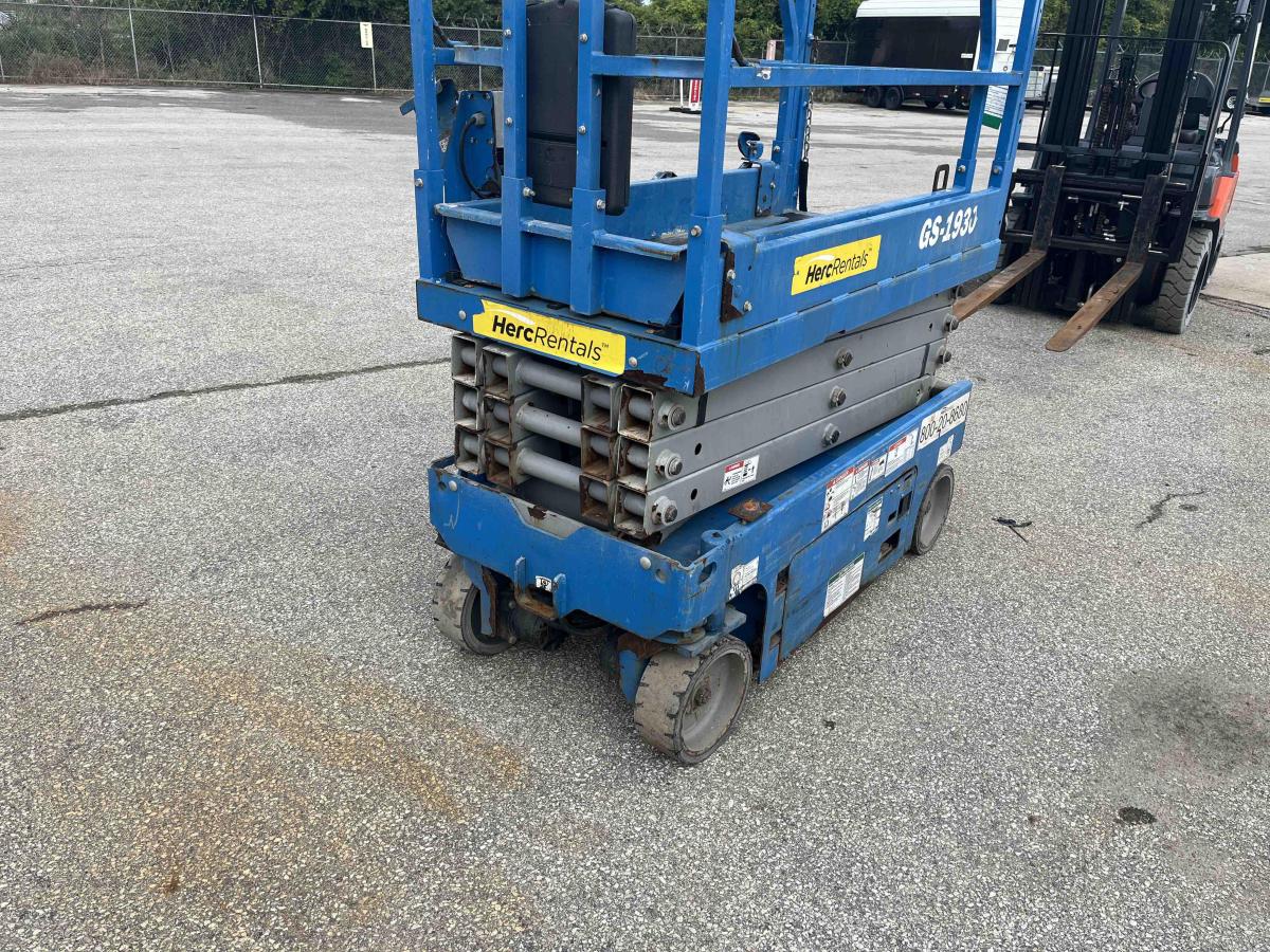 2018 Genie GS-1930