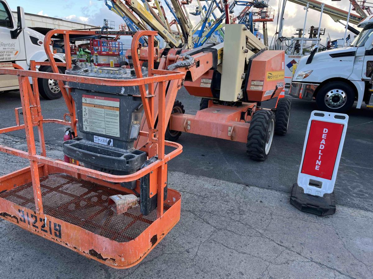 2012 JLG 340AJ