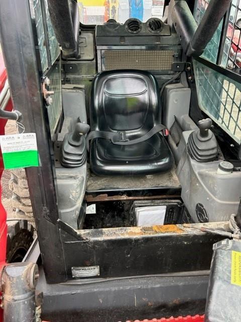 2017 Takeuchi TS50V