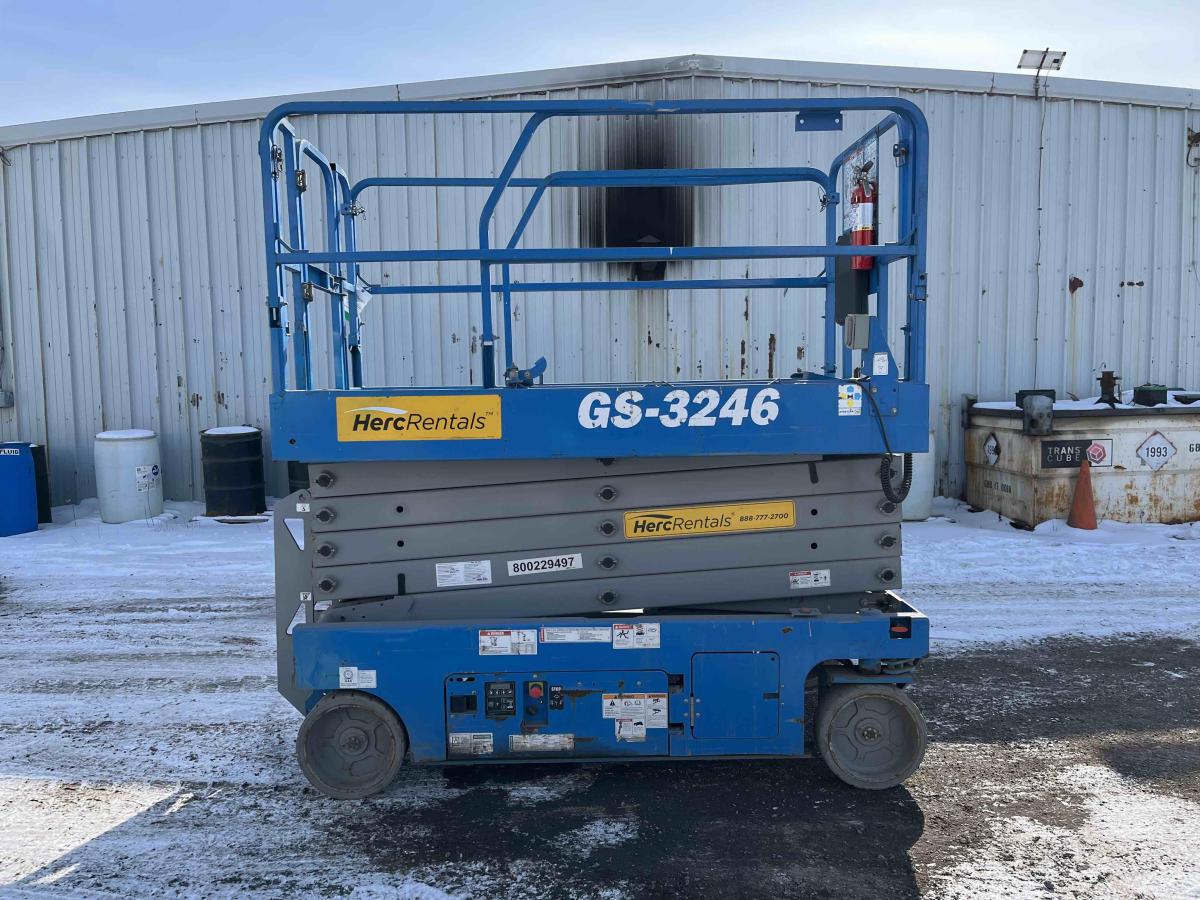 2018 Genie GS-3246