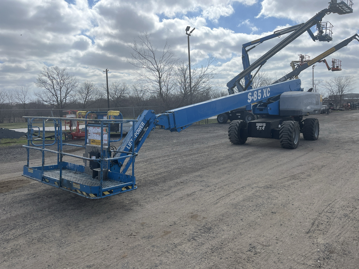 2018 Genie S-85