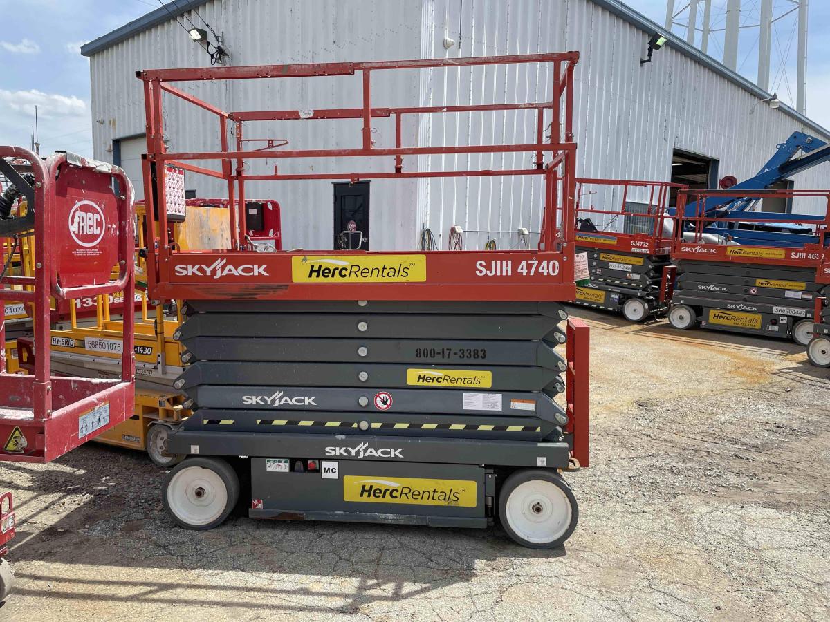 2017 Skyjack SJ4740
