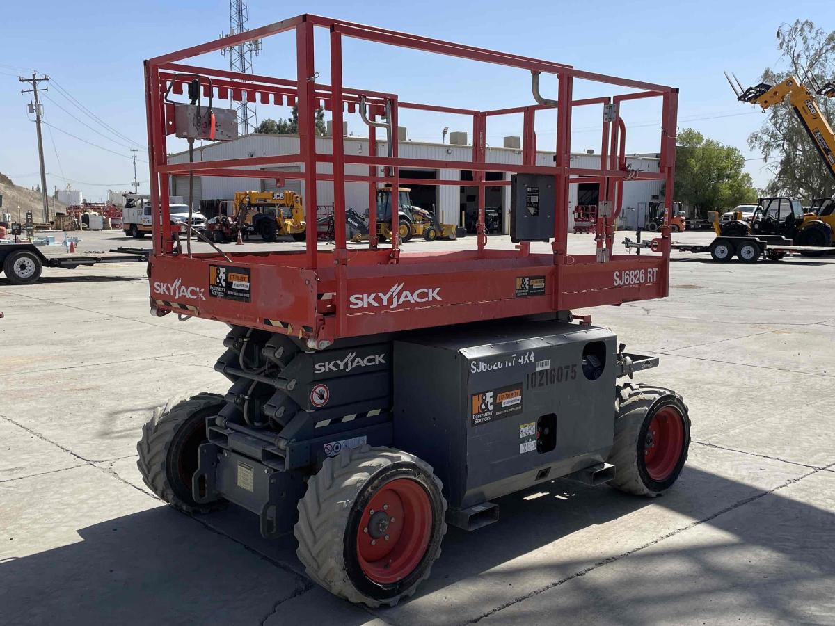 2017 Skyjack SJ-6826RT