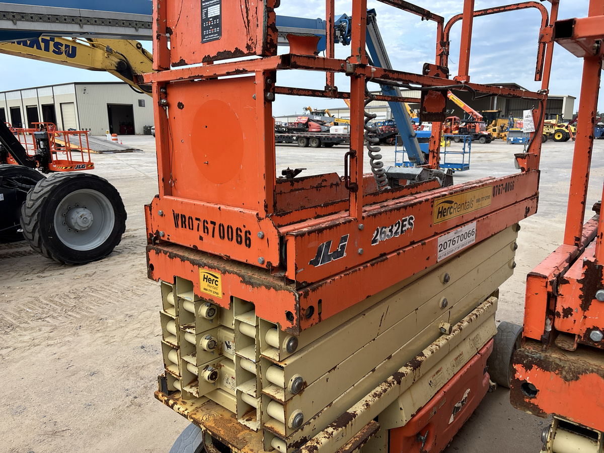 2018 JLG 2632ES-5
