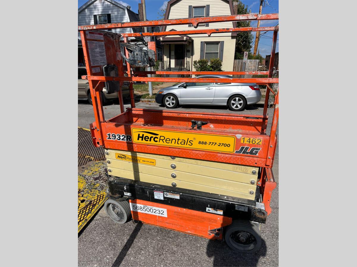 2018 JLG 1932R