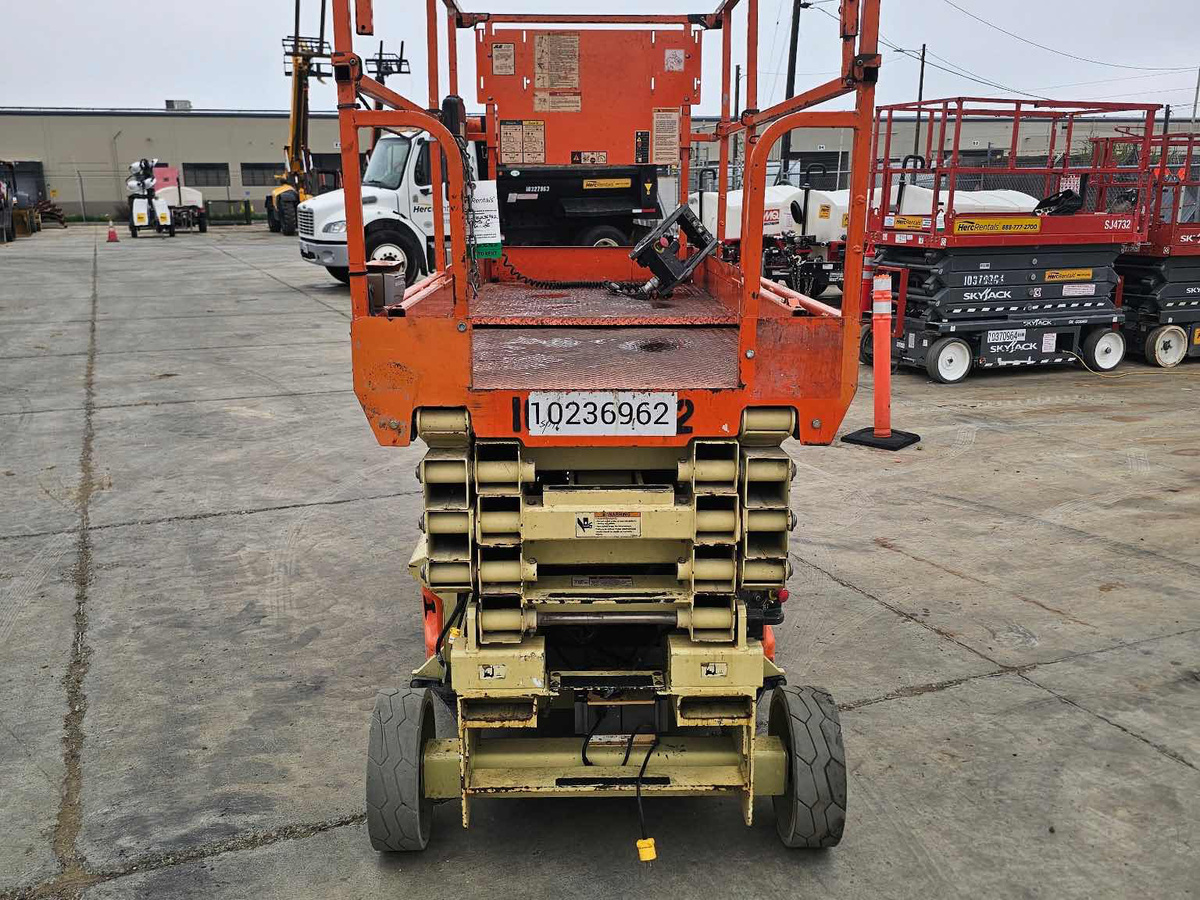 2018 JLG 3246ES-5