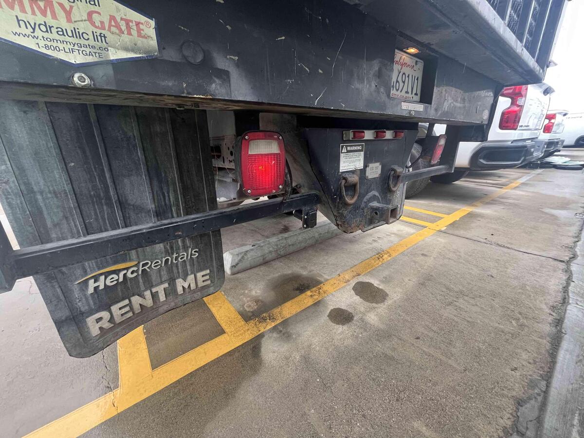 2016 Ford F550-9