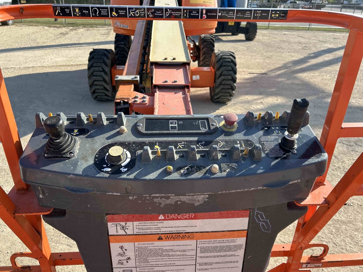 2018 JLG 600S-6