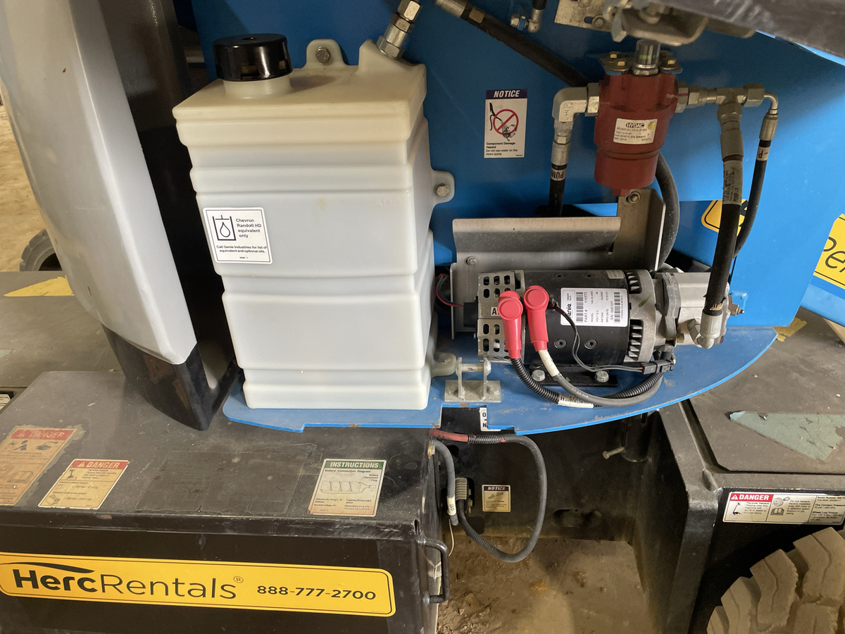 2017 Genie Z-33/18-8