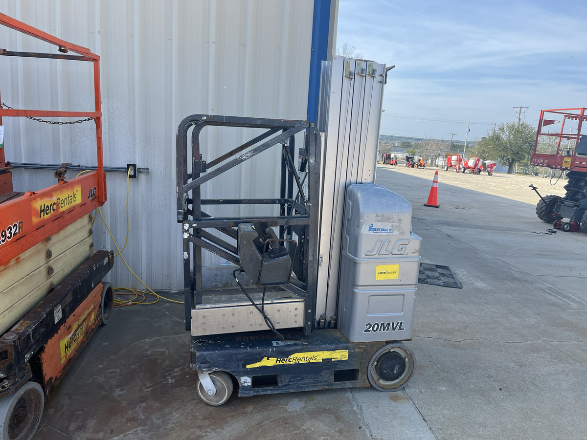2017 JLG 20MVL-3