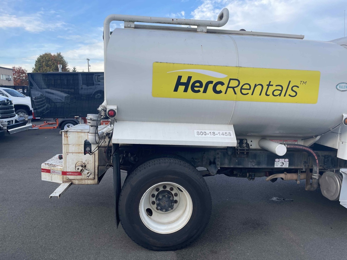 2018 Freightliner M2106-5