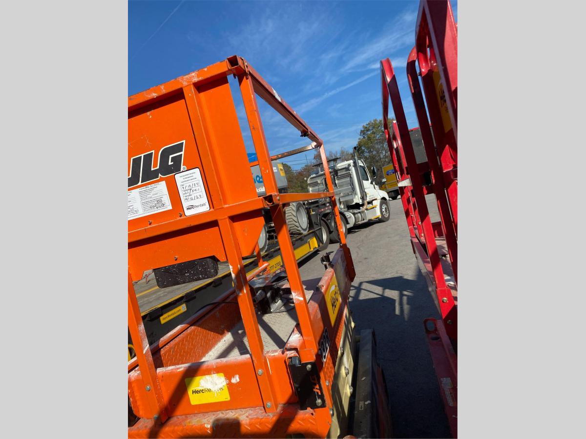 2018 JLG 1932R