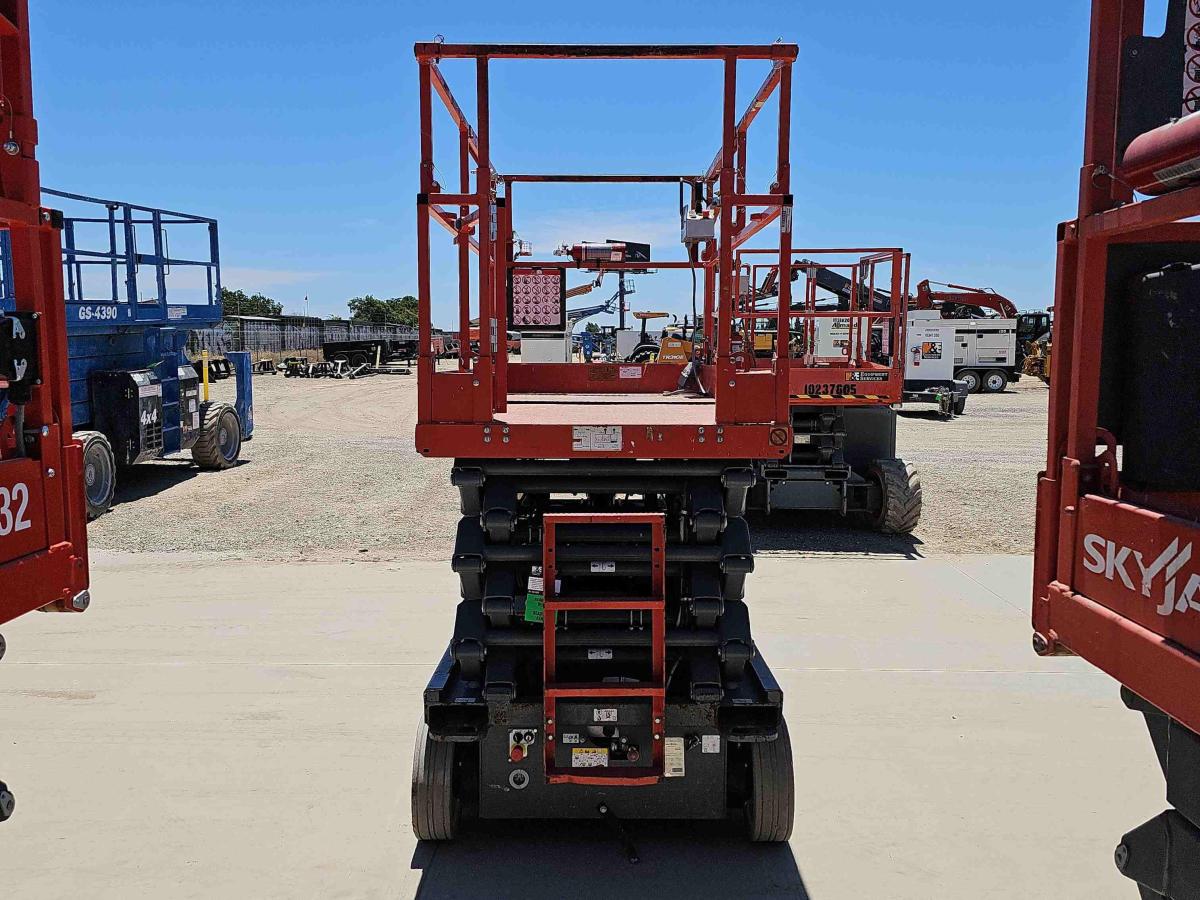 2017 Skyjack SJ4740