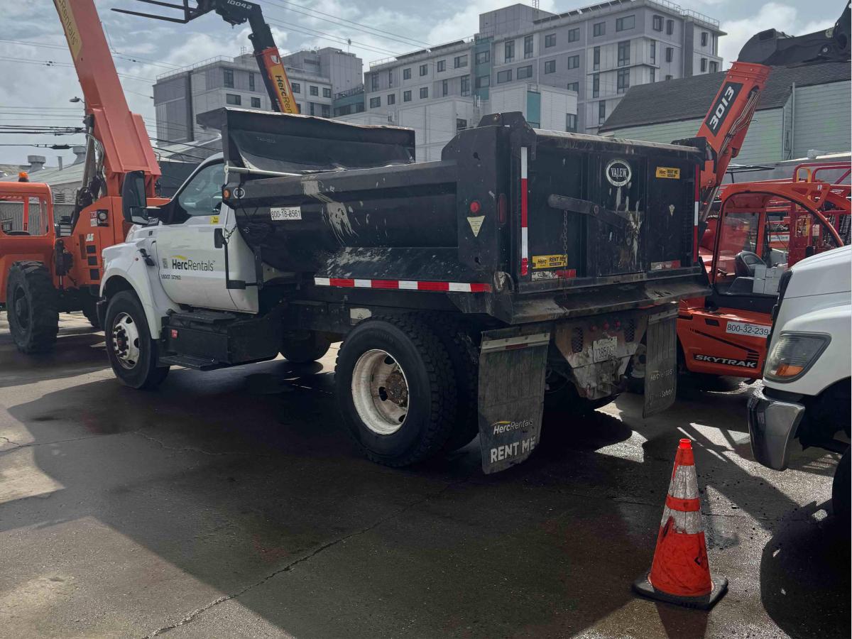 2017 Ford F750-5