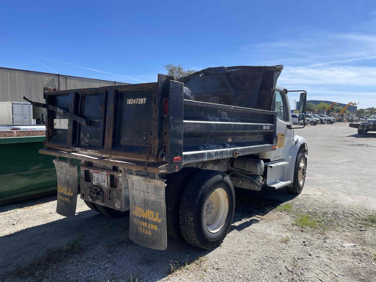 2018 Freightliner M2106-4