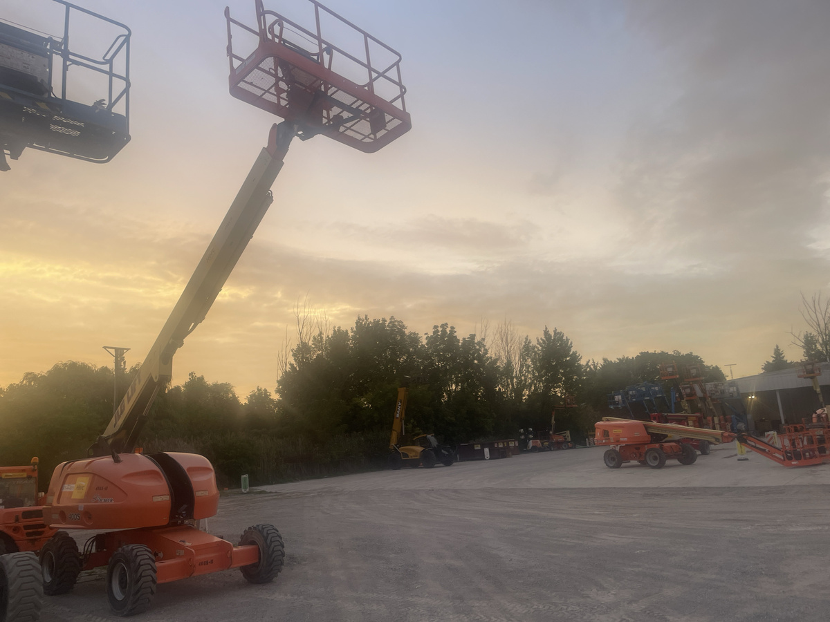 2019 JLG 400S-2