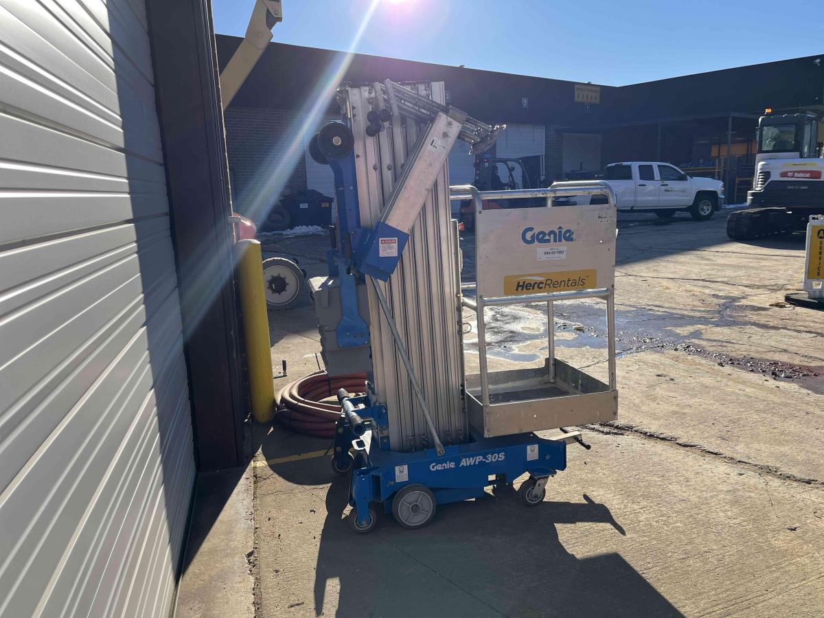 2019 Genie AWP-30S