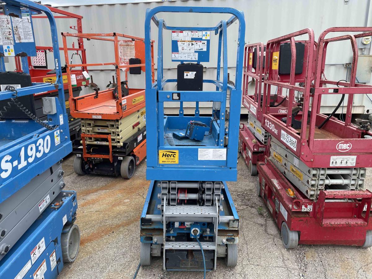 2019 Genie GS1330M