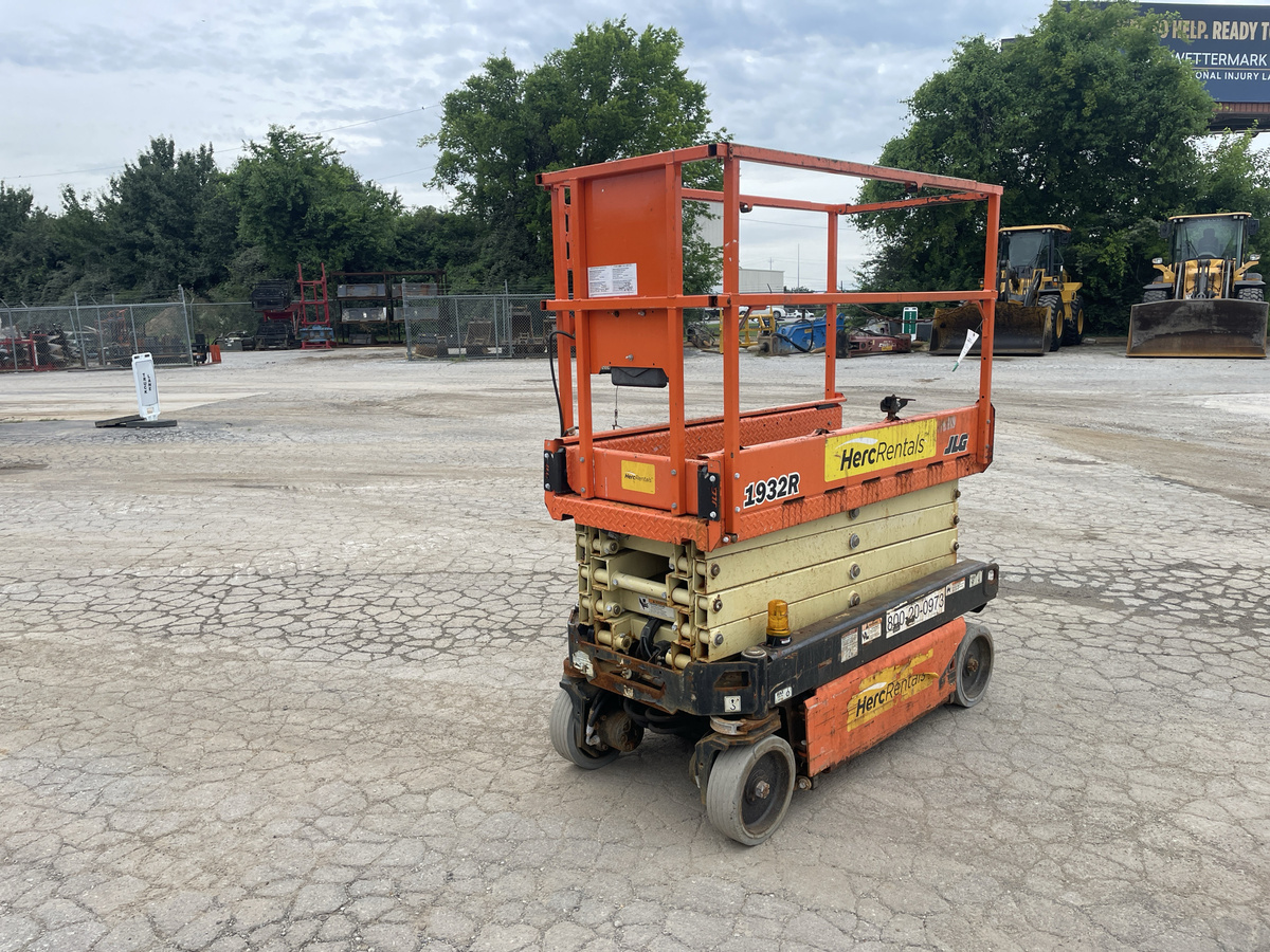 2018 JLG 1932R-2