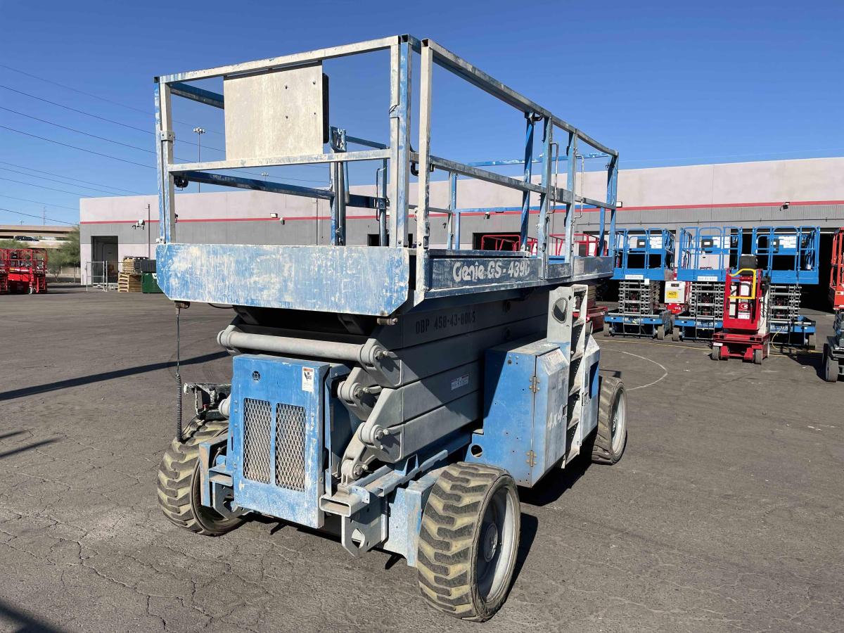 2007 Genie GS-4390 RT