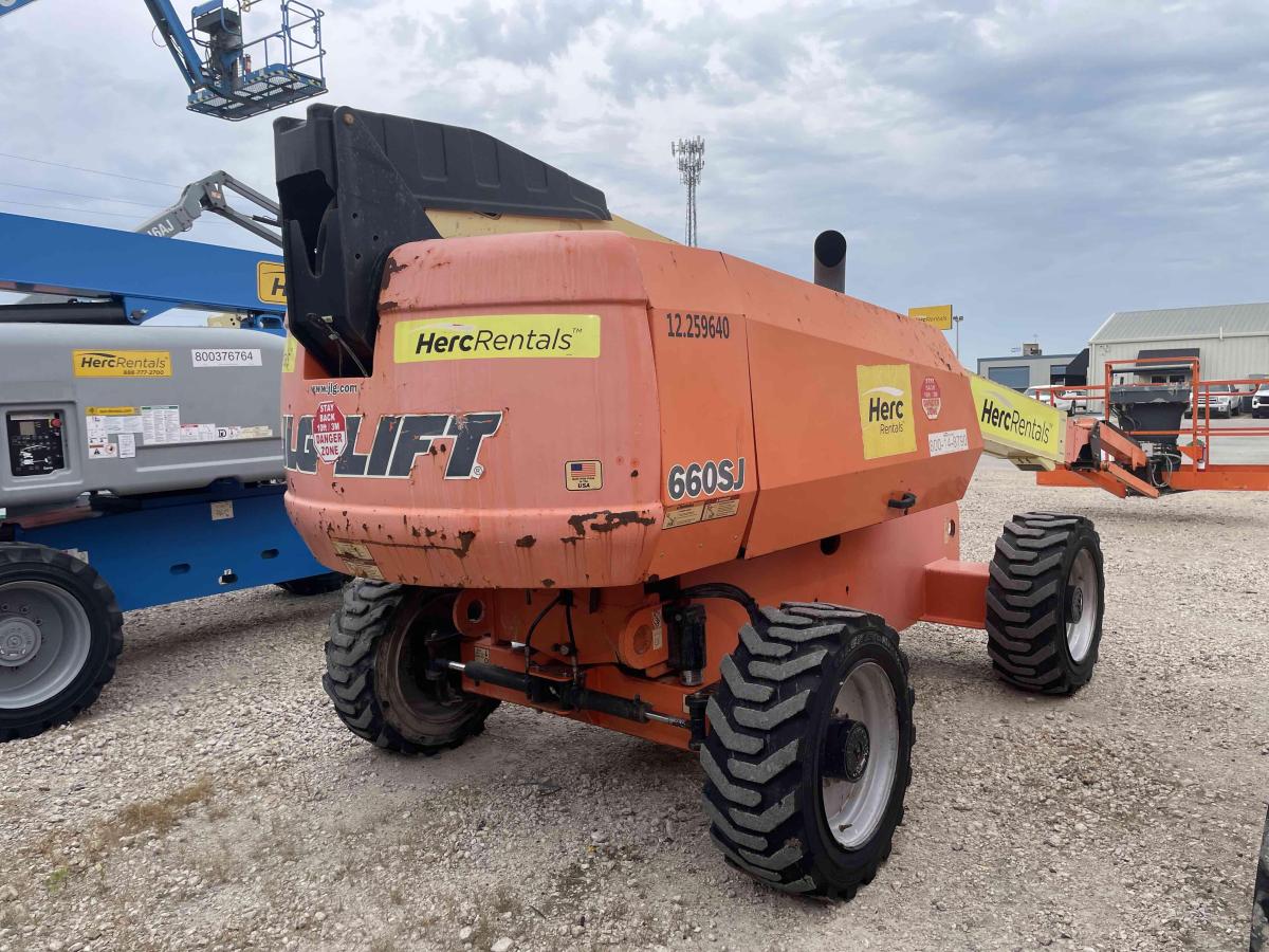 2017 JLG 660SJ
