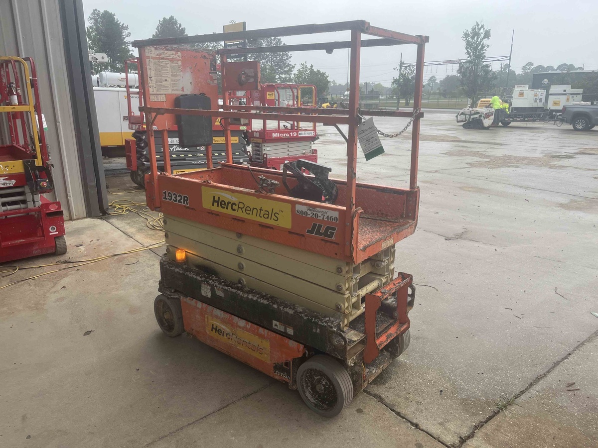 2018 JLG 1932R-3