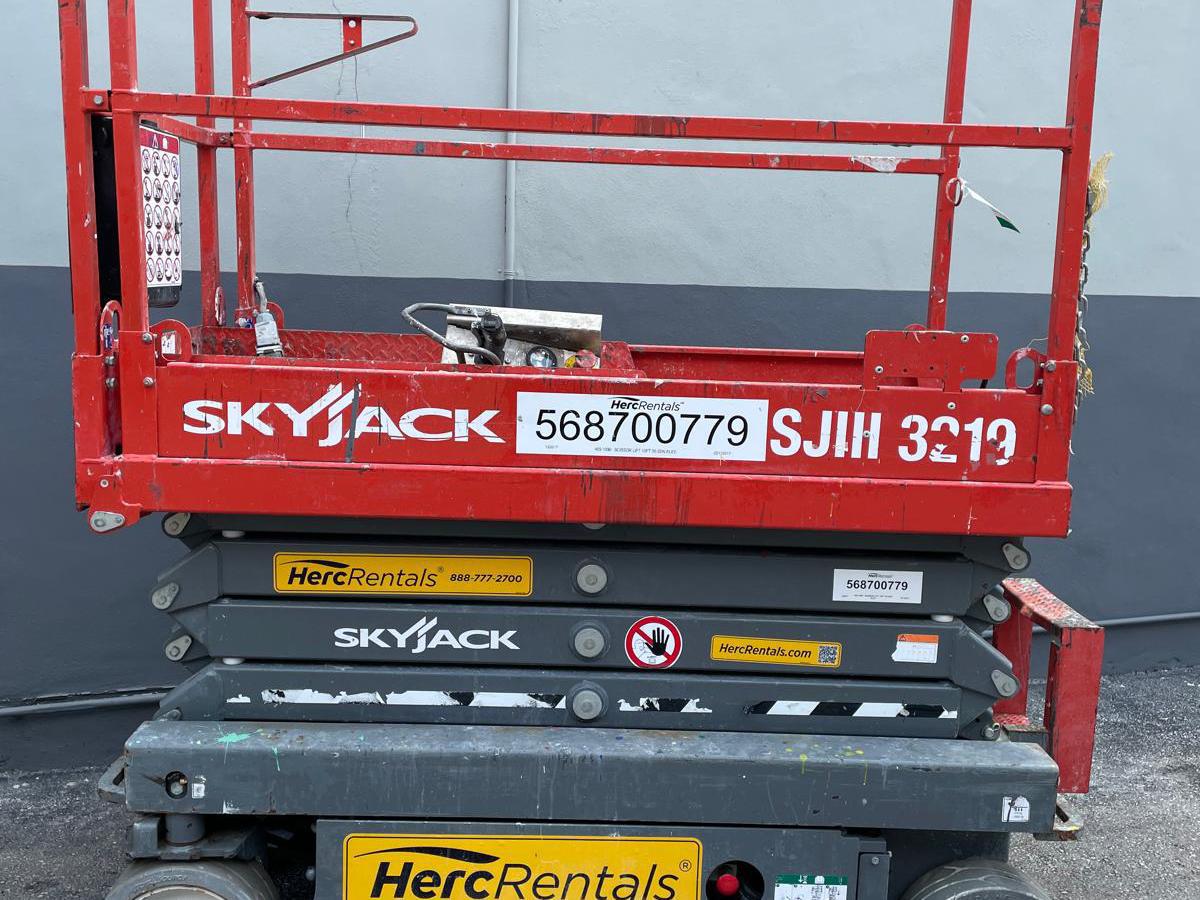 2017 Skyjack SJ3219