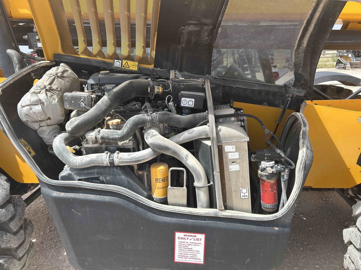 2017 JCB 510-56-9