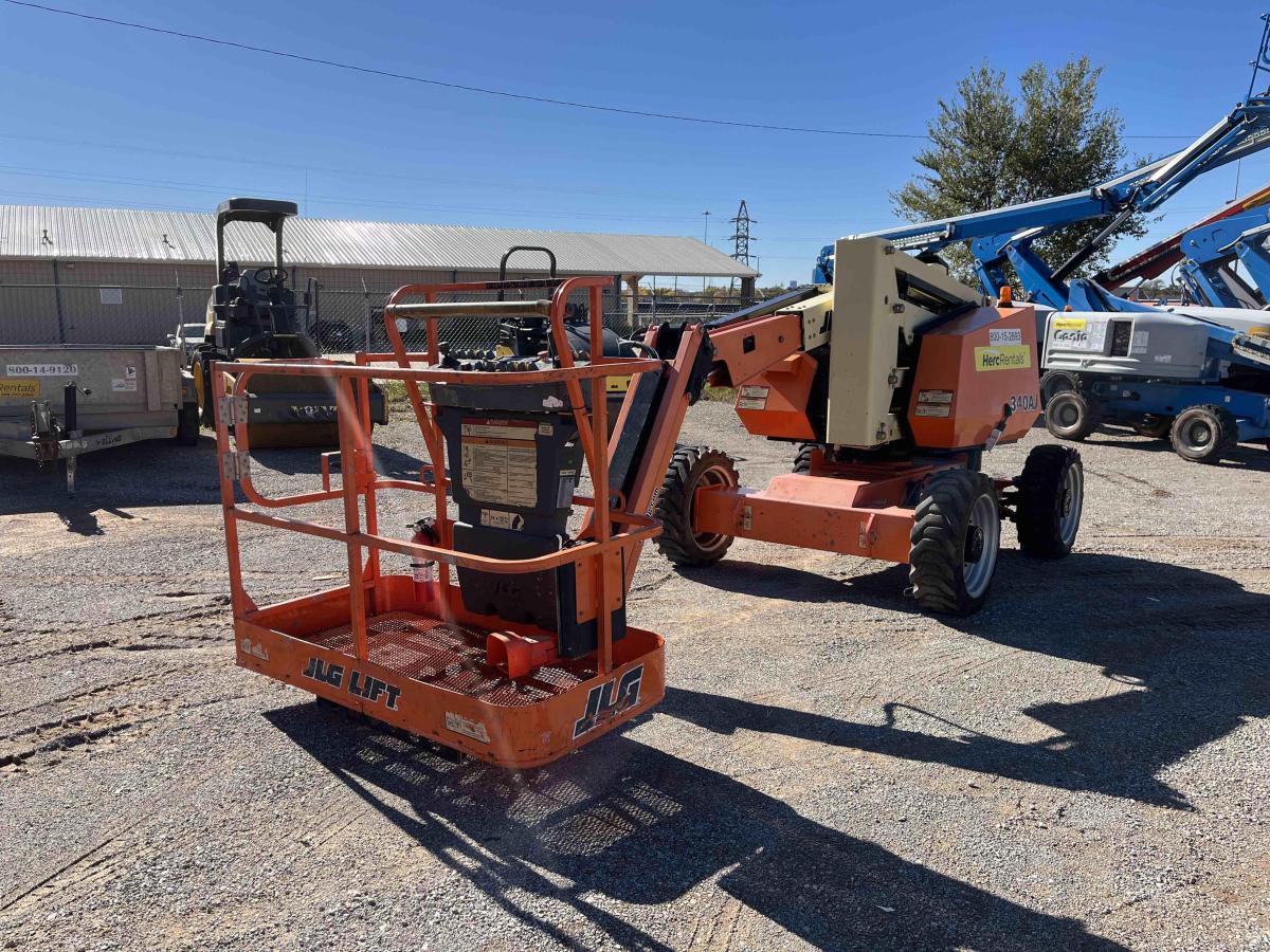 2017 JLG 340AJ